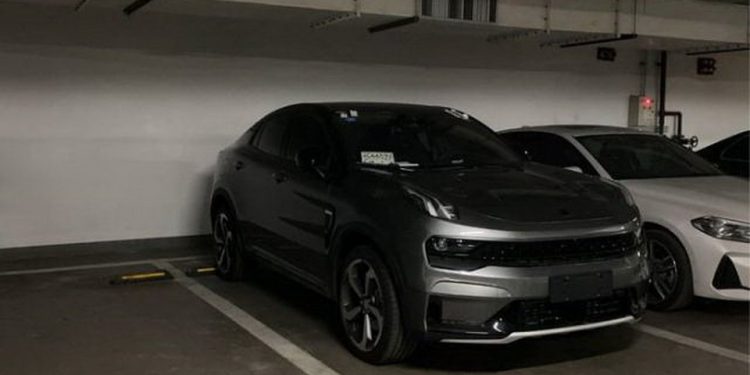 Lynk & Co revela novo SUV Coupé em imagens! 24