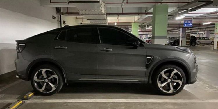 Lynk & Co revela novo SUV Coupé em imagens! 23