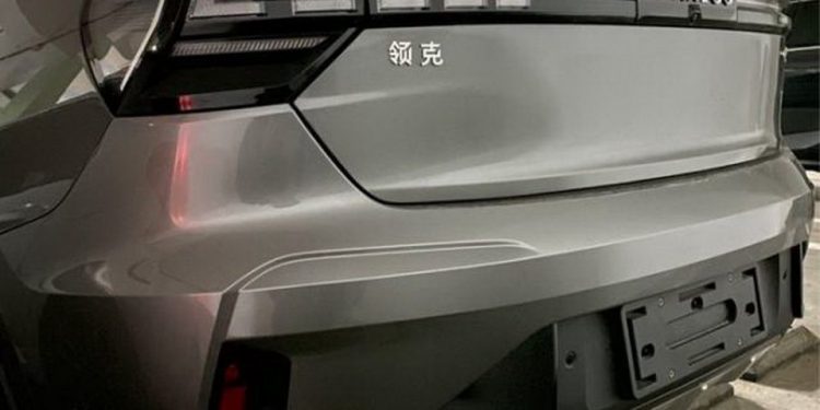 Lynk & Co revela novo SUV Coupé em imagens! 21