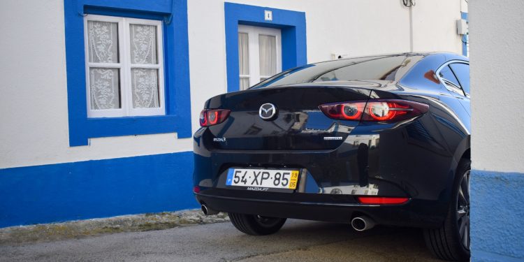 Mazda 3 CS 2.0 SKYACTIV-G Excellence: Requinte num segmento "C"! 58