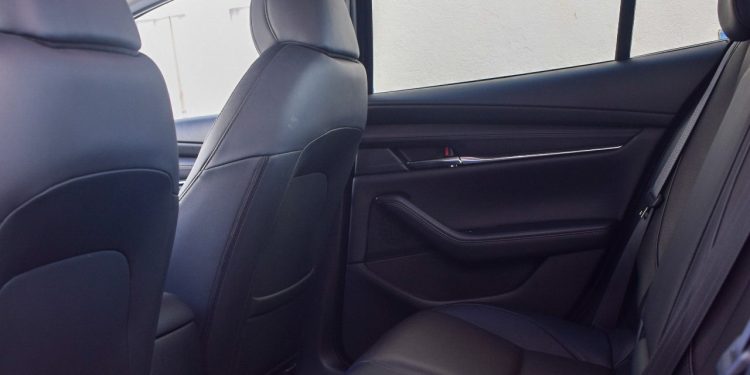 Mazda 3 CS 2.0 SKYACTIV-G Excellence: Requinte num segmento "C"! 40