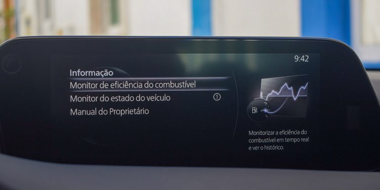 Mazda 3 CS 2.0 SKYACTIV-G Excellence: Requinte num segmento "C"! 37