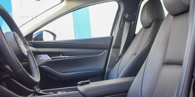 Mazda 3 CS 2.0 SKYACTIV-G Excellence: Requinte num segmento "C"! 36