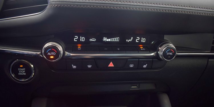 Mazda 3 CS 2.0 SKYACTIV-G Excellence: Requinte num segmento "C"! 32
