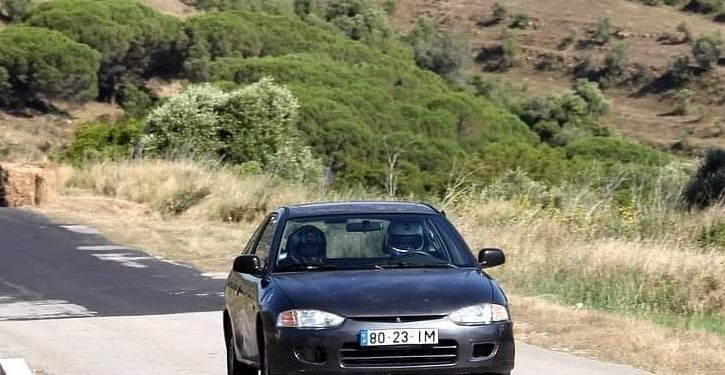 Comprámos um carro por 400 euros no OLX e fomos correr com ele! 35 Comprámos um carro por 400 euros no OLX e fomos correr com ele! 35