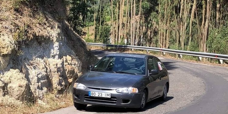 Comprámos um carro por 400 euros no OLX e fomos correr com ele! 33 Comprámos um carro por 400 euros no OLX e fomos correr com ele! 33