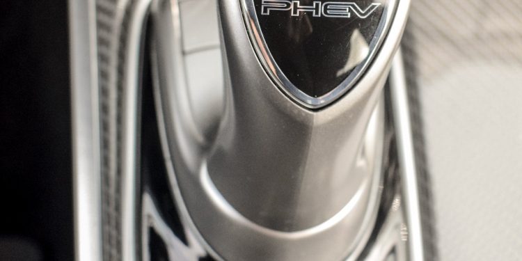 Mitsubishi Outlander PHEV Instyle: Ecologia com 3 motores! 56