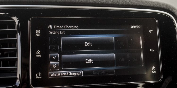 Mitsubishi Outlander PHEV Instyle: Ecologia com 3 motores! 54