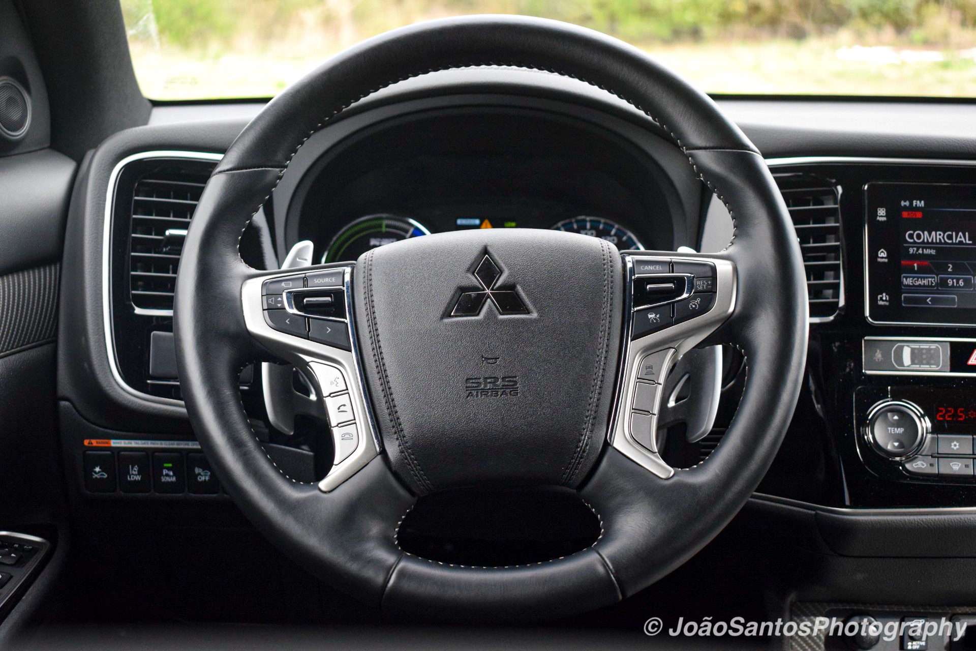 Mitsubishi Outlander PHEV Instyle: Ecologia com 3 motores! 27