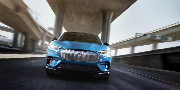 Novo Ford Mustang Mach-E 100% Elétrico 21