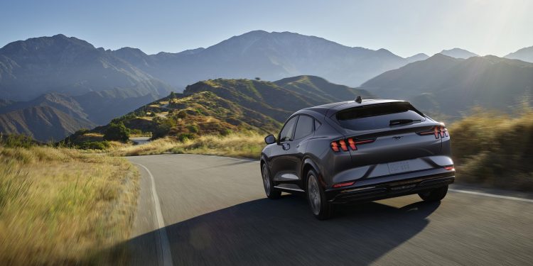 Novo Ford Mustang Mach-E 100% Elétrico 16