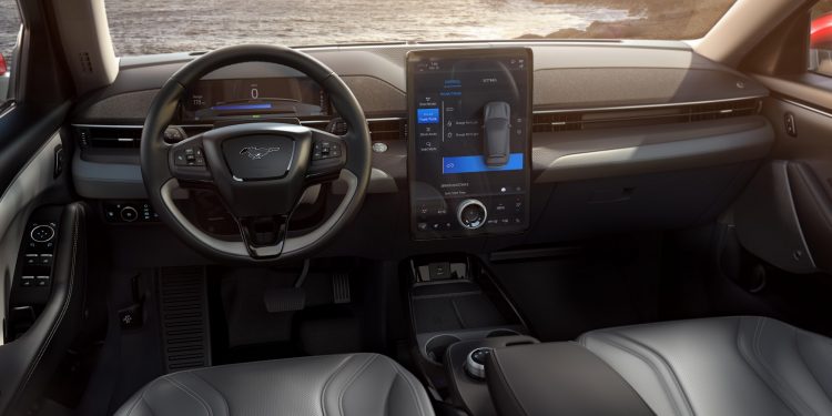 Novo Ford Mustang Mach-E 100% Elétrico 20