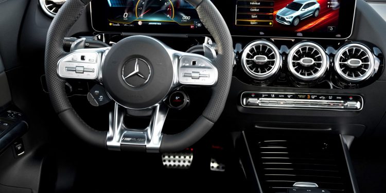 Novo Mercedes-AMG GLA 35 4MATIC 13