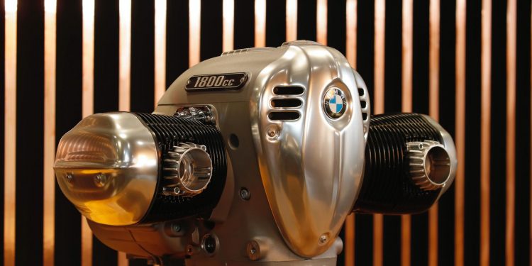 Este motor 1.8 Litros Boxer da BMW Motorrad é uma espécie de obra de arte! 21