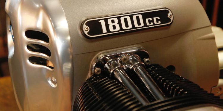 Este motor 1.8 Litros Boxer da BMW Motorrad é uma espécie de obra de arte! 17