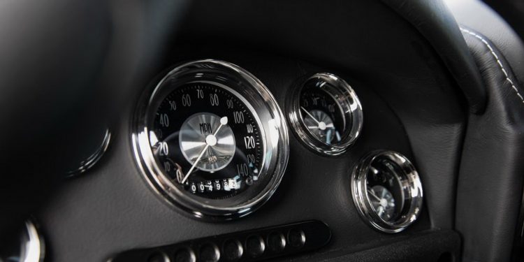 Land Rover Defender Blackcomb tem 565cv para explorar o mato! 14