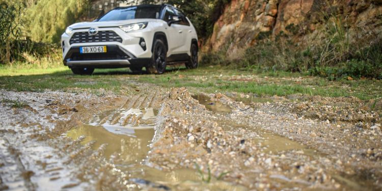 Toyota RAV4 2.5 Hybrid Lounge: O descanso de ter um híbrido! 42