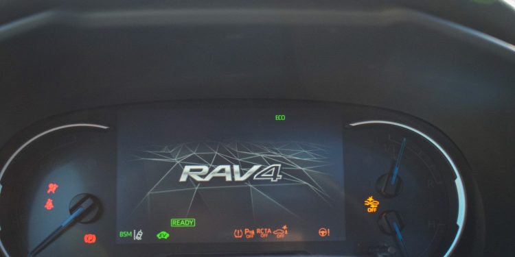 Toyota RAV4 2.5 Hybrid Lounge: O descanso de ter um híbrido! 38