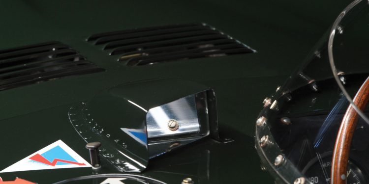 Jaguar D-Type de 1955 vendido por mais de 7 milhões! 26