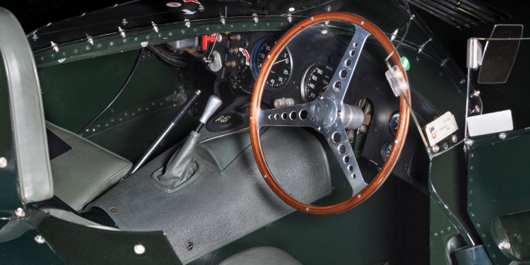 Jaguar D-Type de 1955 vendido por mais de 7 milhões! 36