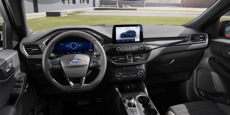Ford Kuga oferece uma ampla gama de propulsores, incluindo o Plug-In Hybrid 13