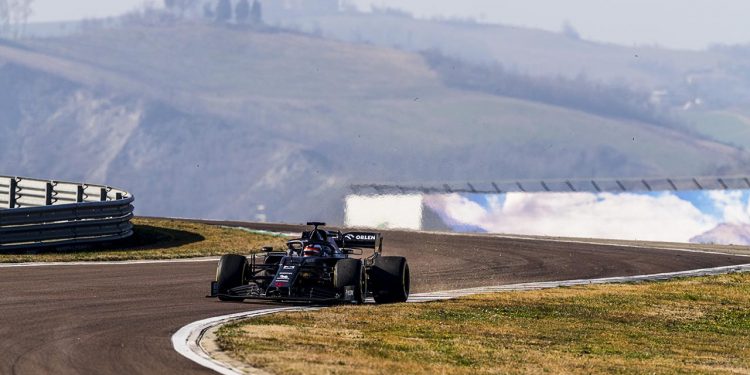 Alfa Romeo Racing ORLEN C39 revelado em Barcelona 18