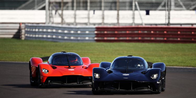 Max Verstappen leva Aston Martin Valkyrie ao limite! (Vídeo) 17