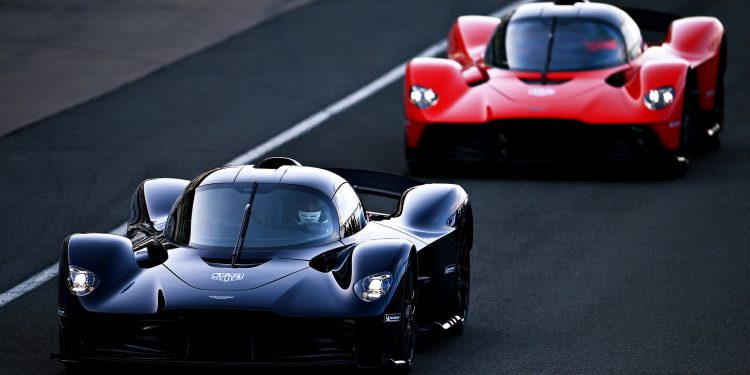 Max Verstappen leva Aston Martin Valkyrie ao limite! (Vídeo) 15
