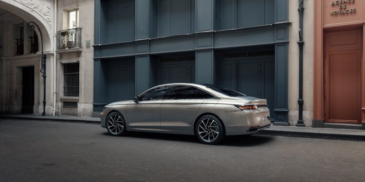 DS 9: O poder da elegância 14