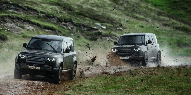 Novo Land Rover Defender faz "das suas" no "007 - No Time To Die"! 13 Novo Land Rover Defender faz "das suas" no "007 - No Time To Die"! 13