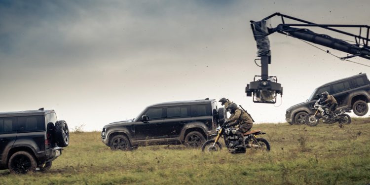 Novo Land Rover Defender faz "das suas" no "007 - No Time To Die"! 15 Novo Land Rover Defender faz "das suas" no "007 - No Time To Die"! 15