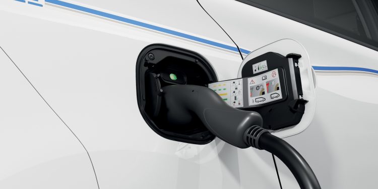 Este é o Renault Twingo Z.E! 28