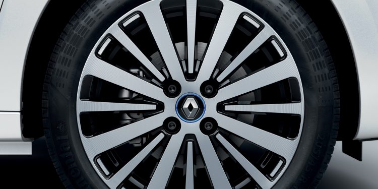 Este é o Renault Twingo Z.E! 24