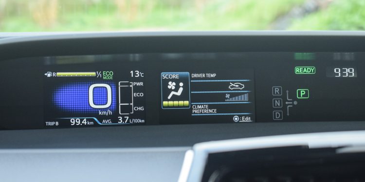 Toyota PRIUS Hybrid AWD: Triplamente Prius! 48
