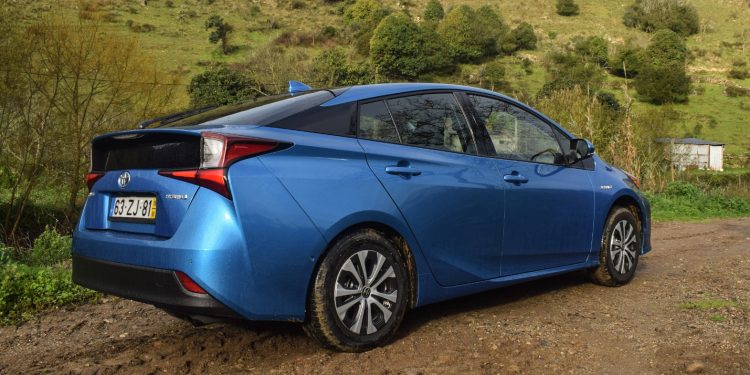 Toyota PRIUS Hybrid AWD: Triplamente Prius! 35