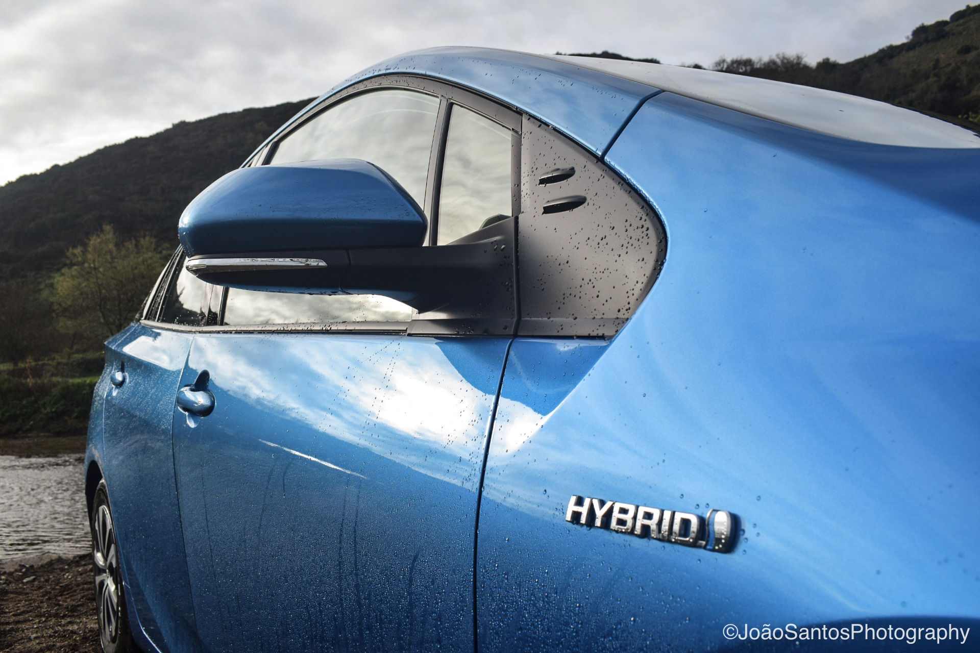 Toyota PRIUS Hybrid AWD: Triplamente Prius! 24