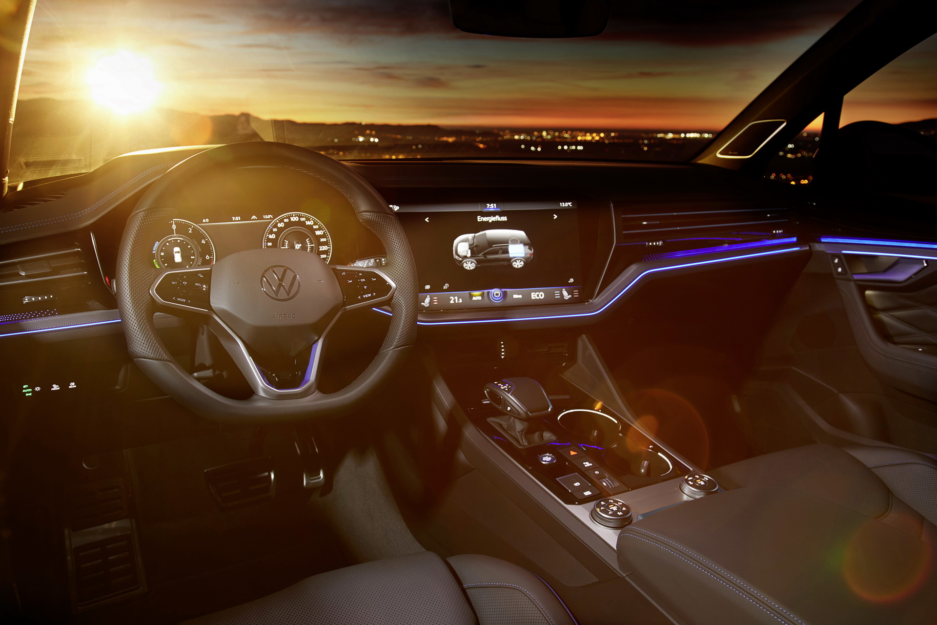 Volkswagen Touareg R chega em "Modo Plug-In" com 460cv! 18