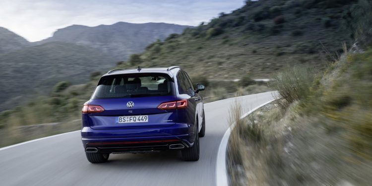 Volkswagen Touareg R chega em "Modo Plug-In" com 460cv! 46