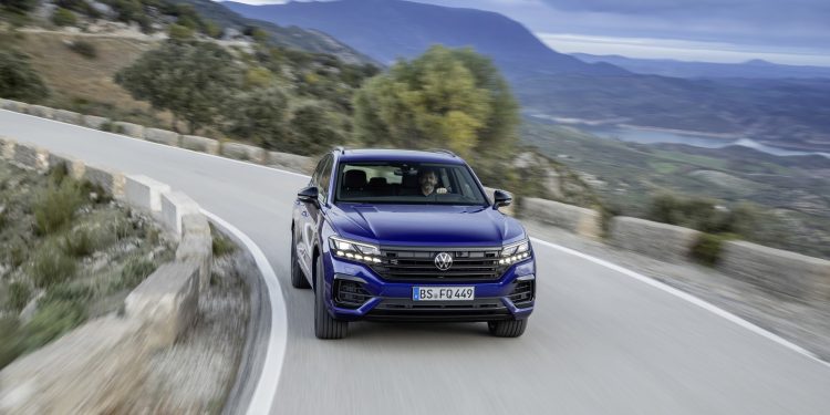 Volkswagen Touareg R chega em "Modo Plug-In" com 460cv! 45