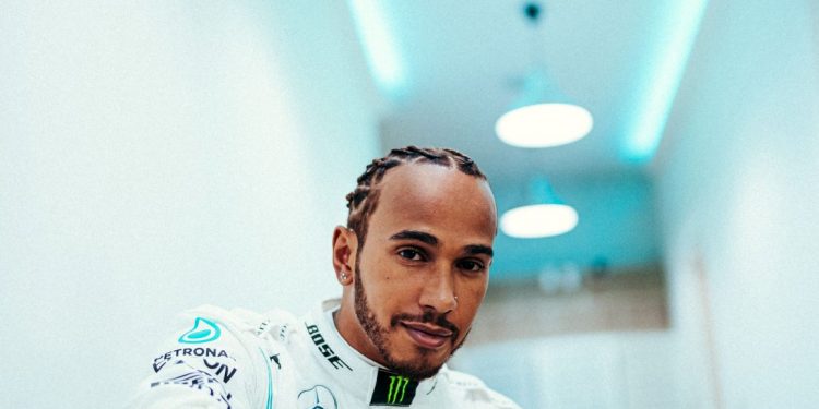 Novo Mercedes-AMG F1 W11 EQ em preparação 16