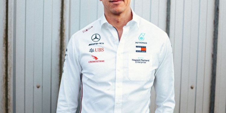 Novo Mercedes-AMG F1 W11 EQ em preparação 17