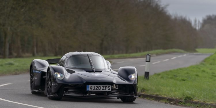 Aston Martin Valkyrie já circula na via pública! 15 Aston Martin Valkyrie já circula na via pública! 15