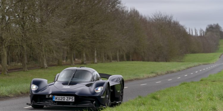Aston Martin Valkyrie já circula na via pública! 14 Aston Martin Valkyrie já circula na via pública! 14