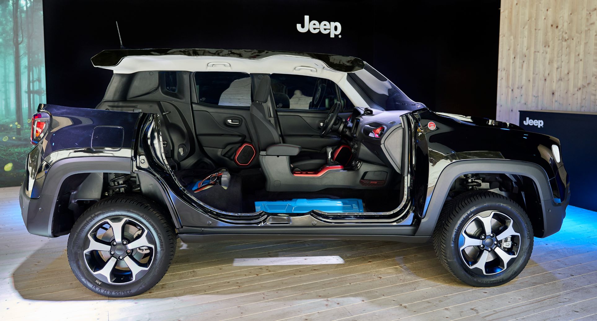 Jeep® Renegade e Compass 4xe “First Edition” 19 Jeep® Renegade e Compass 4xe “First Edition” 19