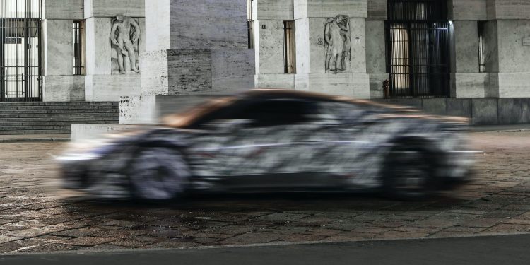 Maserati MC20 "mostra o dedo" à concorrência! 13