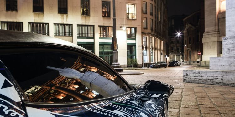 Maserati MC20 "mostra o dedo" à concorrência! 18