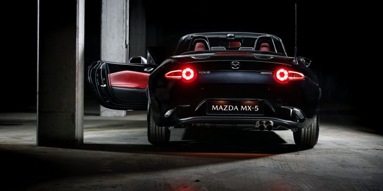 Mazda MX-5 Eunos: A edição especial que nos leva para o passado! 22
