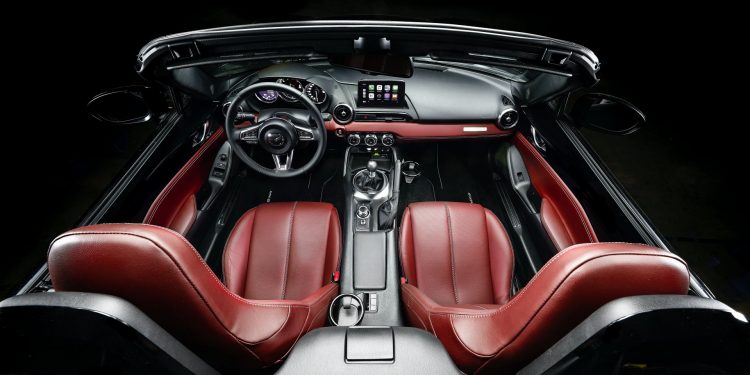 Mazda MX-5 Eunos: A edição especial que nos leva para o passado! 25
