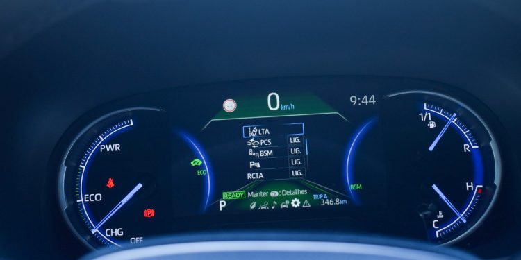 TOYOTA RAV4 2.5 Hybrid Square Collection Dynamic Force: Um híbrido sem complicações! 38