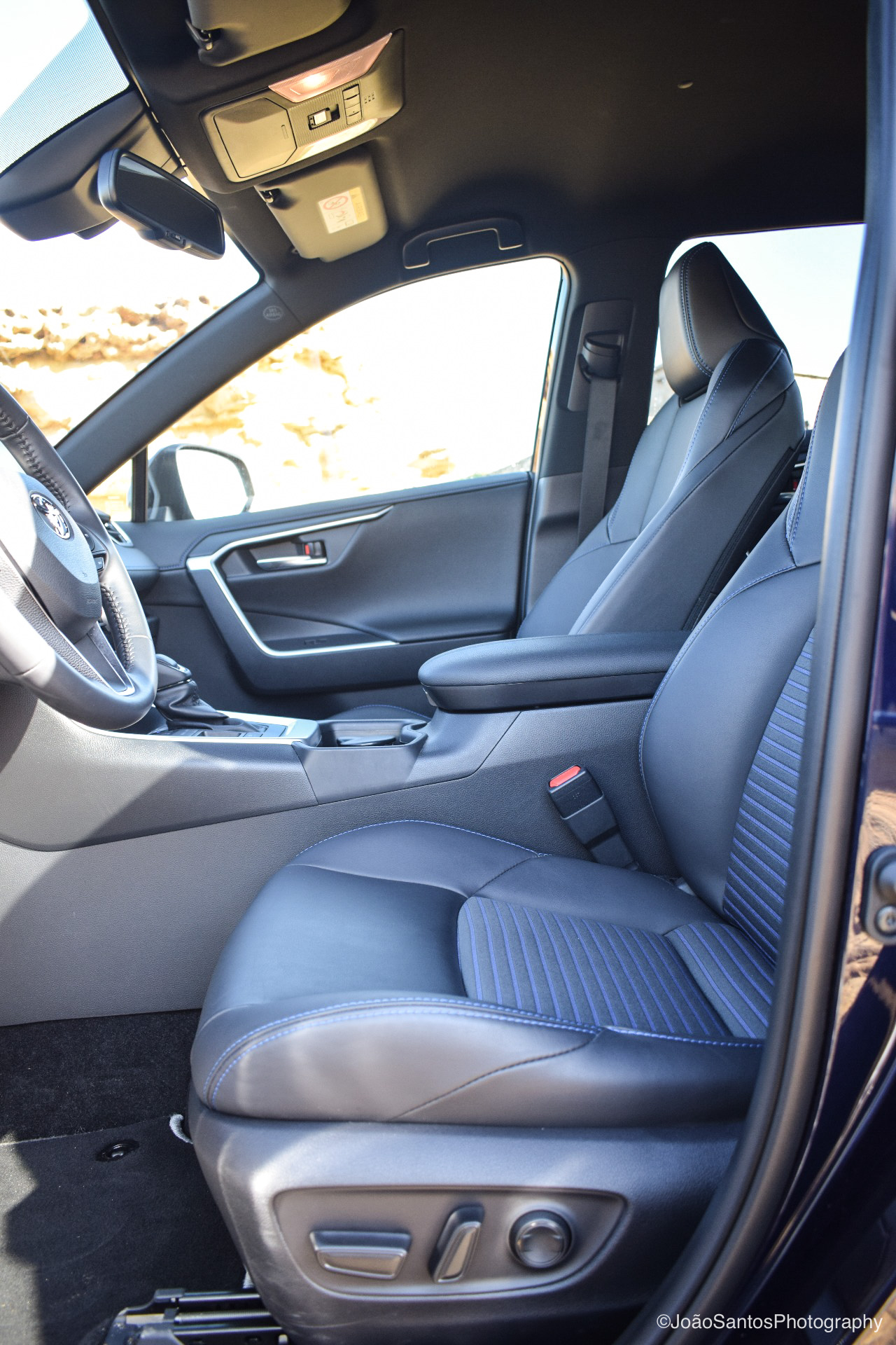 TOYOTA RAV4 2.5 Hybrid Square Collection Dynamic Force: Um híbrido sem complicações! 28